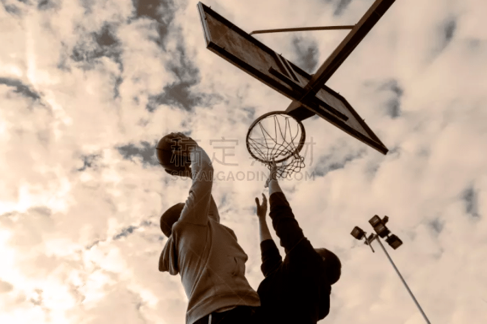 欧冠改制后戴帽榜：梅罗8次居首，姆巴佩3次并列第五